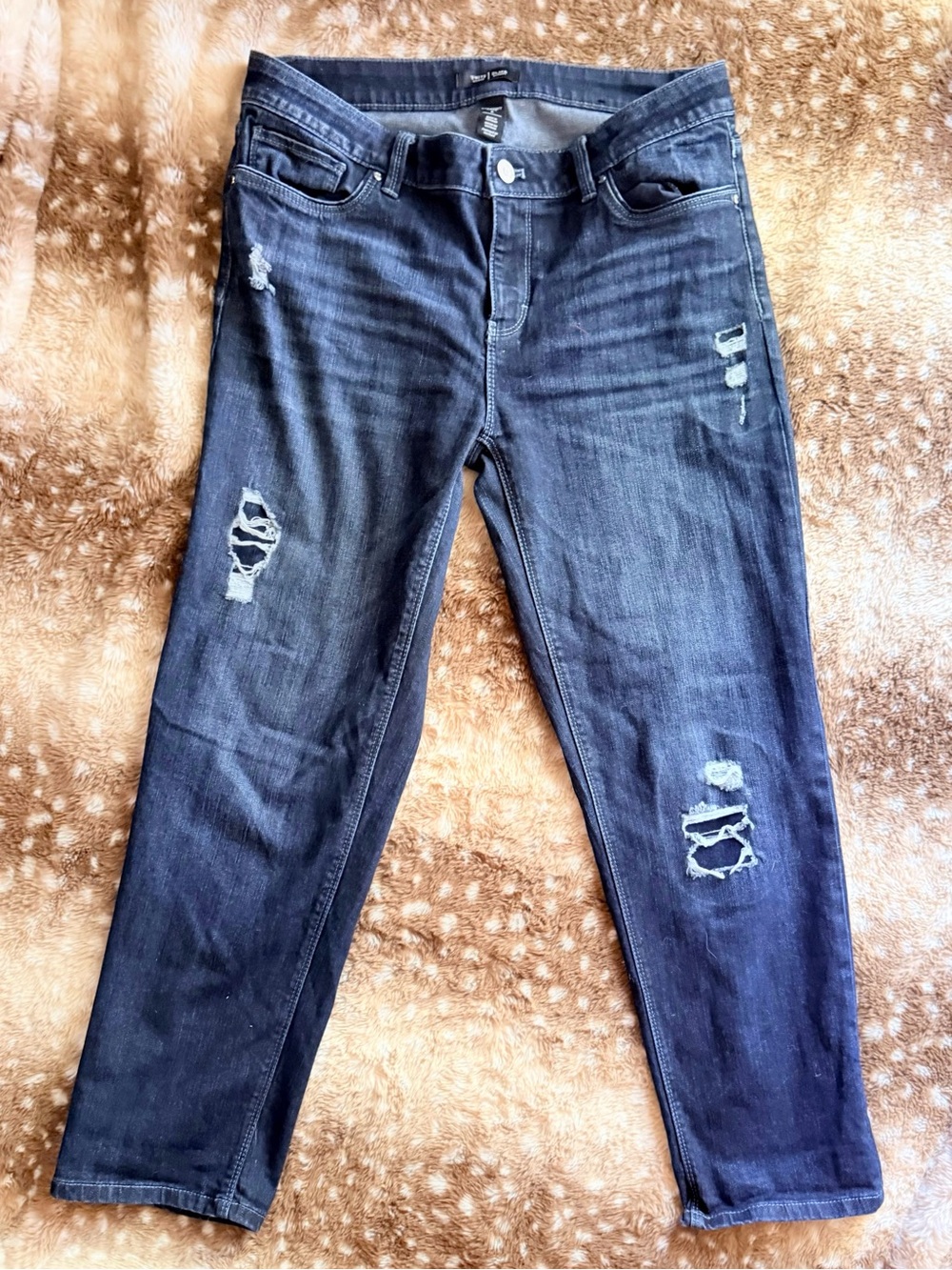 6 White House Black Market Dark Wash Distressed Straight Crop Jeans - Picture 5 of 7